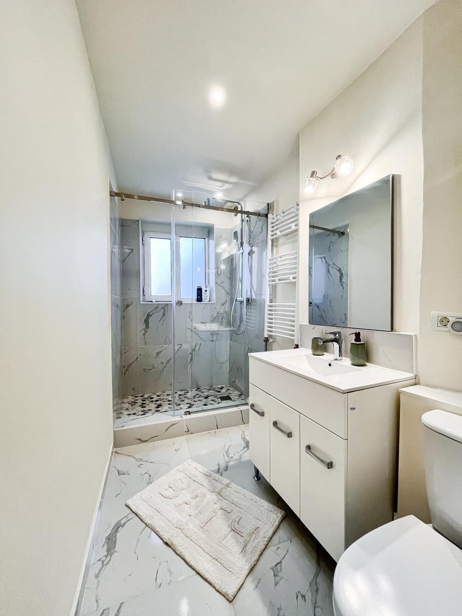 La Teatru - 2Bd Apartment Near Theatre And Old Town Braşov Extérieur photo