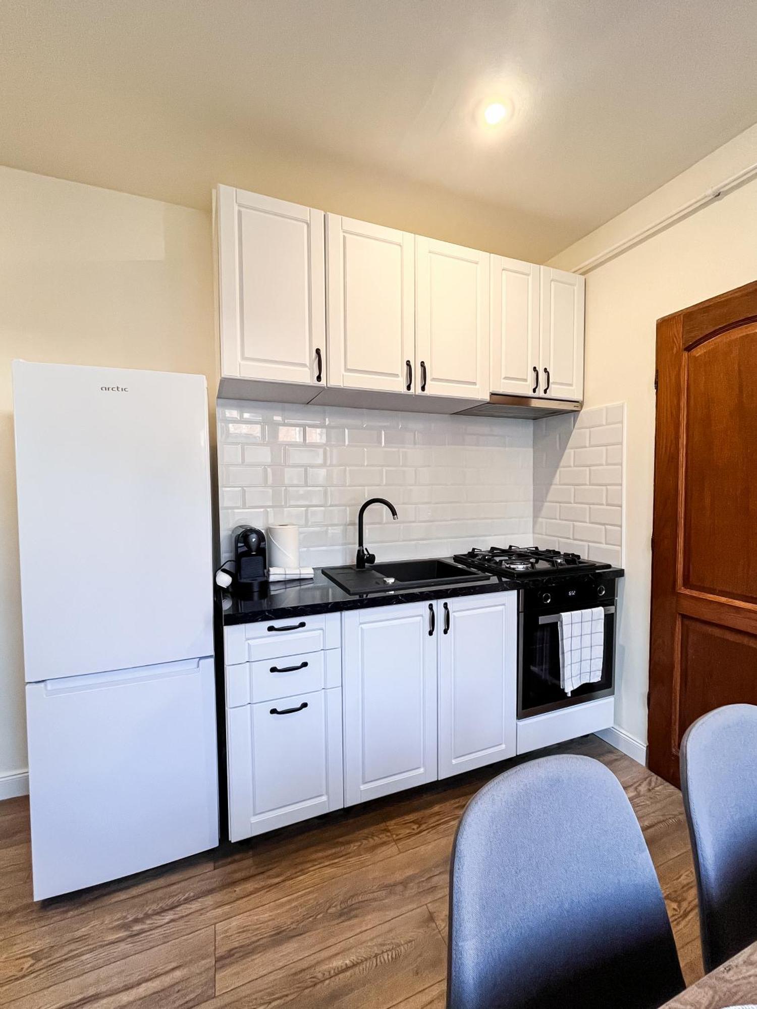 La Teatru - 2Bd Apartment Near Theatre And Old Town Braşov Extérieur photo