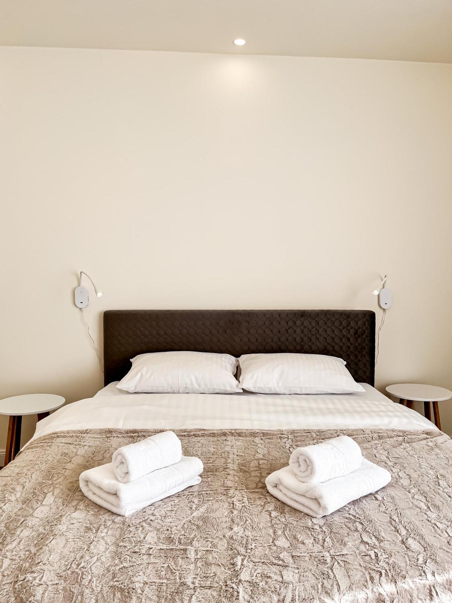 La Teatru - 2Bd Apartment Near Theatre And Old Town Braşov Extérieur photo